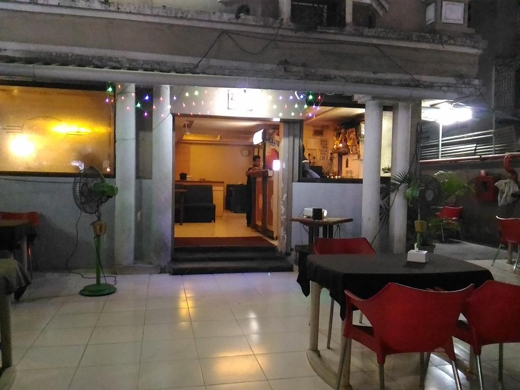 Hotel Palms Navi Mumbai Exterior foto