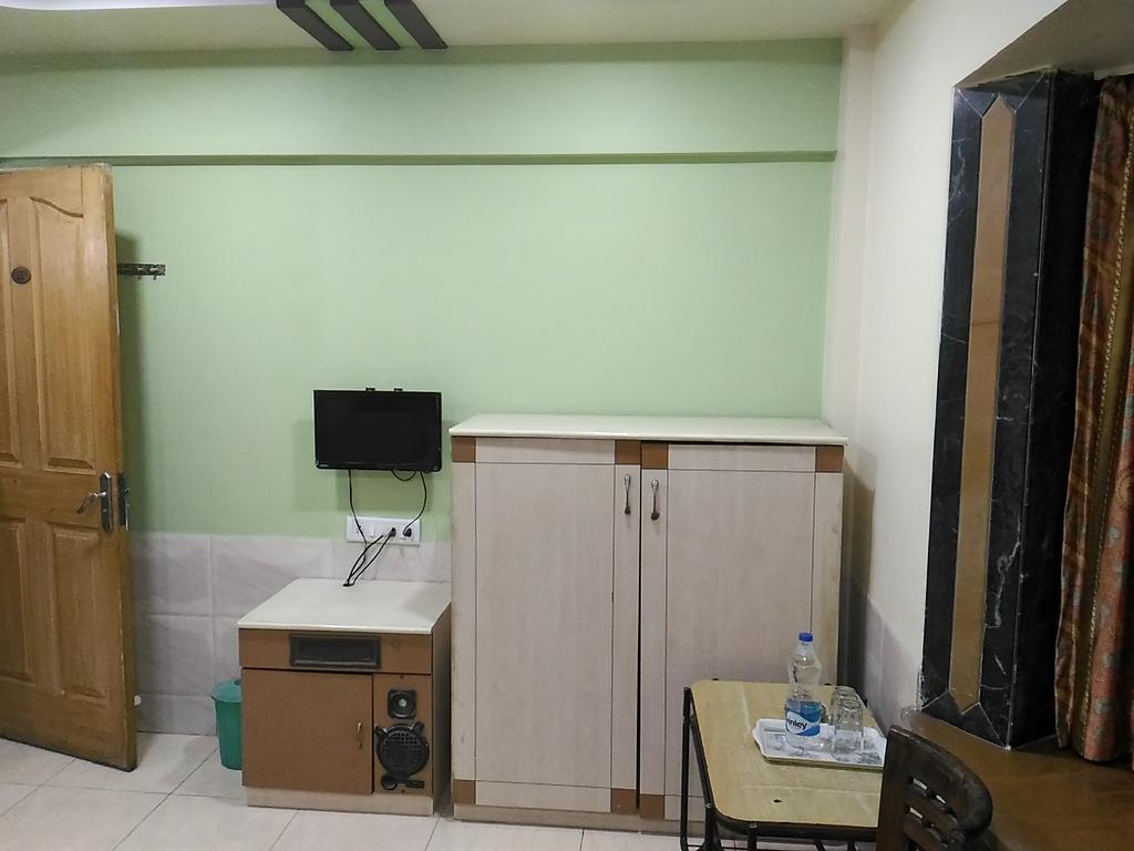 Hotel Palms Navi Mumbai Exterior foto